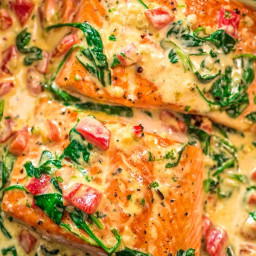 SALMON IN ROASTED PEPPER SAUCE