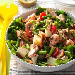 salmon-vegetable-salad-with-pesto-vinaigrette-2411260.jpg