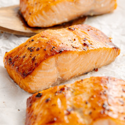 Salmon with Brown Sugar Glaze: So Easy! So Flavorful! 