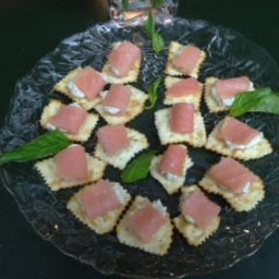 Salmon/Low Fat Cheese canapes