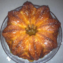 salted-caramel-amish-friendship-bread-bundt-cake-1898128.jpg