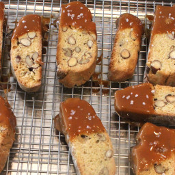 salted-caramel-biscotti-with-almonds-and-pecans-1651969.jpg