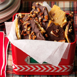 saltine-cracker-candy-with-toasted-pecans-recipe-1827701.jpg
