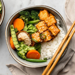 Saucy Peanut Tempeh Bowls with Steamed Vegetables