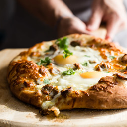 sausage-and-egg-breakfast-pizza-2375708.jpg