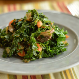 sauteed-kale-with-mushrooms-and-carrots-1578691.jpg