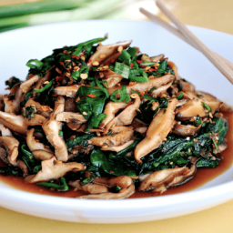 Sauteed Mushrooms & Spinach with Spicy Garlic Sauce