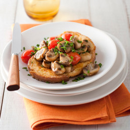 Savoury French toast with mushrooms and tomatoes