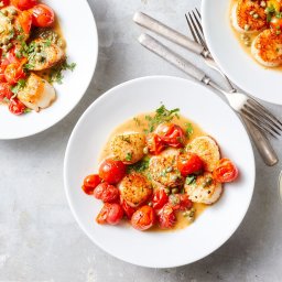 scallops-cherry-tomatoes-with-caper-butter-sauce-2578658.jpg