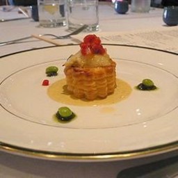 scallops-in-pastry-with-lobster-sauce-recipe-2411530.jpg