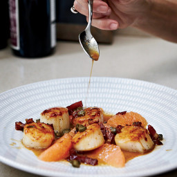 Scallops with Grapefruit and Bacon