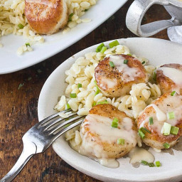 Scallops with White Wine Beurre Blanc and Lemon Orzo