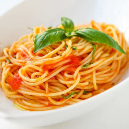 Scarpetta's Spaghetti Recipe: Fresh Tomato Sauce and Garlic Basil Oil