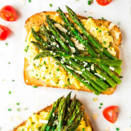 Scrambled Egg Toast with Roasted Asparagus