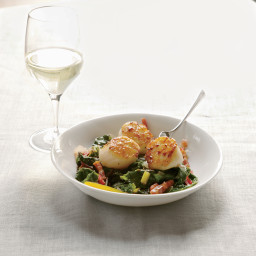 seared-scallops-with-bacon-braised-chard-1619602.jpg