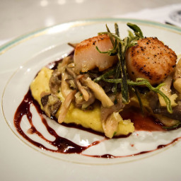 Seared Scallops with Creamy Herb Polenta