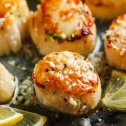 Seared Scallops with Garlic Butter (Use Fresh or Frozen Scallops)