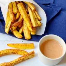 seasoned-plantain-fries-with-easy-fry-sauce-2626460.jpg