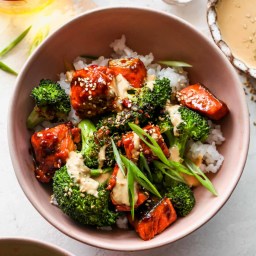 Sesame Salmon Rice Bowls with Ginger Sauce