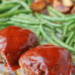 Sheet Pan Meatloaves with Roasted Potatoes and Green Beans