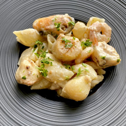 Shell Pasta with White Seafood Sauce