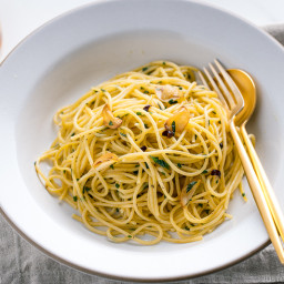 Shiso Garlic Pasta 青じそペペロンチーノ • Just One Cookbook