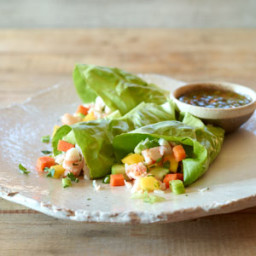 Shrimp Lettuce Wraps with thai Dipping Sauce