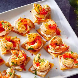 Shrimp on Seasoned Crackers with Pepper Jelly and Cream Cheese