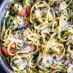 Shrimp, Spinach, and Tomato Pasta