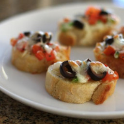 Simple and Tasty Pizza Style Crostini Appetizers