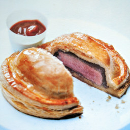 simple-beef-pie-68c45c.jpg