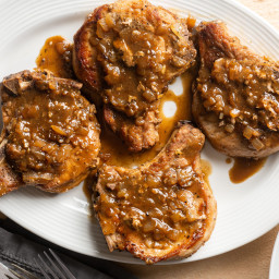 Simple Braised Pork Chops With a Tangy Sweet-Tart Sauce