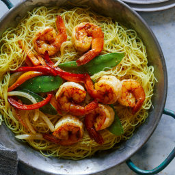 Singapore Noodles with Shrimp and Peppers