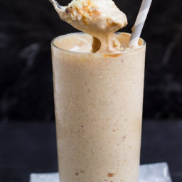 Sizzlin’ Summer Milkshake (aka the Healthiest Peanut Butter Milkshake)