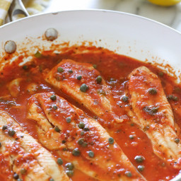Skillet Fish Fillet with Tomatoes, White Wine and Capers
