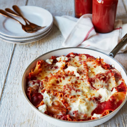 Skillet lasagna with an easy from-scratch tomato sauce you can make on a we
