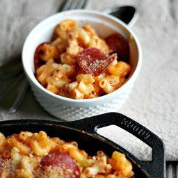 Skillet Mac and Cheese {pizza style}