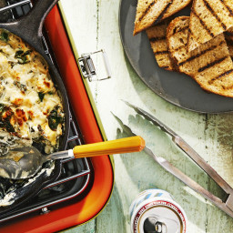 Skillet Spinach-Artichoke Dip With Fire-Roasted Bread