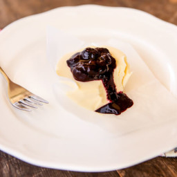 skinnymixer's Low Carb Cheesecake with Blueberry Sauce