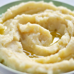 Skordalia (Greek Potato and Garlic Dip)