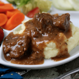 Slow Cooked Tri Tips & Gravy with Mashed Potatoes
