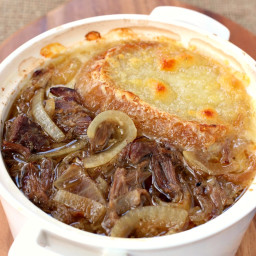 Slow Cooker Beefy French Onion Soup