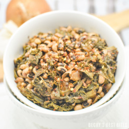 Slow Cooker Black-Eyed Peas with Kale and Garlic