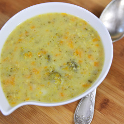 slow-cooker-broccoli-cheddar-soup-1887470.jpg