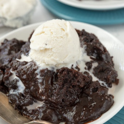 slow-cooker-brownie-pudding-2502859.jpg