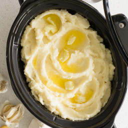 Slow Cooker Buttery Garlic Mashed Potatoes