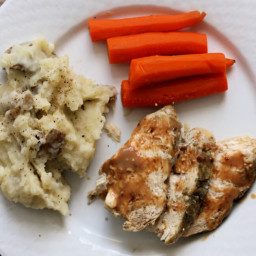 Slow Cooker Chicken and Mashed Potatoes