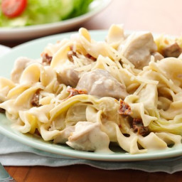 Slow-Cooker Chicken and Noodles Alfredo