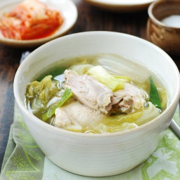 slow-cooker-chicken-soup-with-napa-cabbage-2846997.jpg