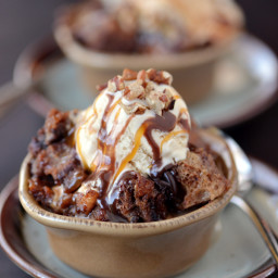 slow-cooker-chocolate-turtle-bread-pudding-1564128.jpg